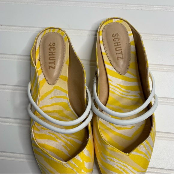 Schutz Point Toe Flats Mules Yellow Zebra - Picture 3 of 8
